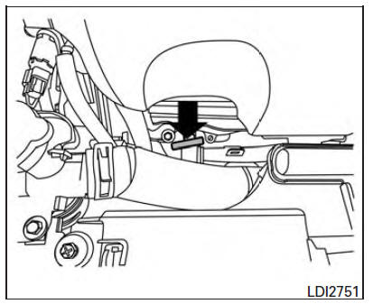 Nissan Maxima. Checking engine oil level 