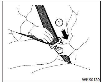 Nissan Maxima. Unfastening the seat belts