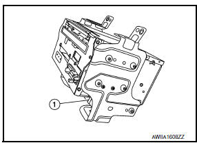 Nissan Maxima. A/C AUTO AMP.