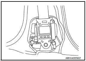 Nissan Maxima. Front Seat Belt Pre-tensioner